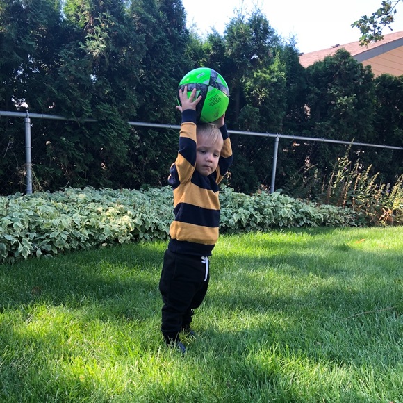 Meet your Posher, Jessica - Picture 3 of 3